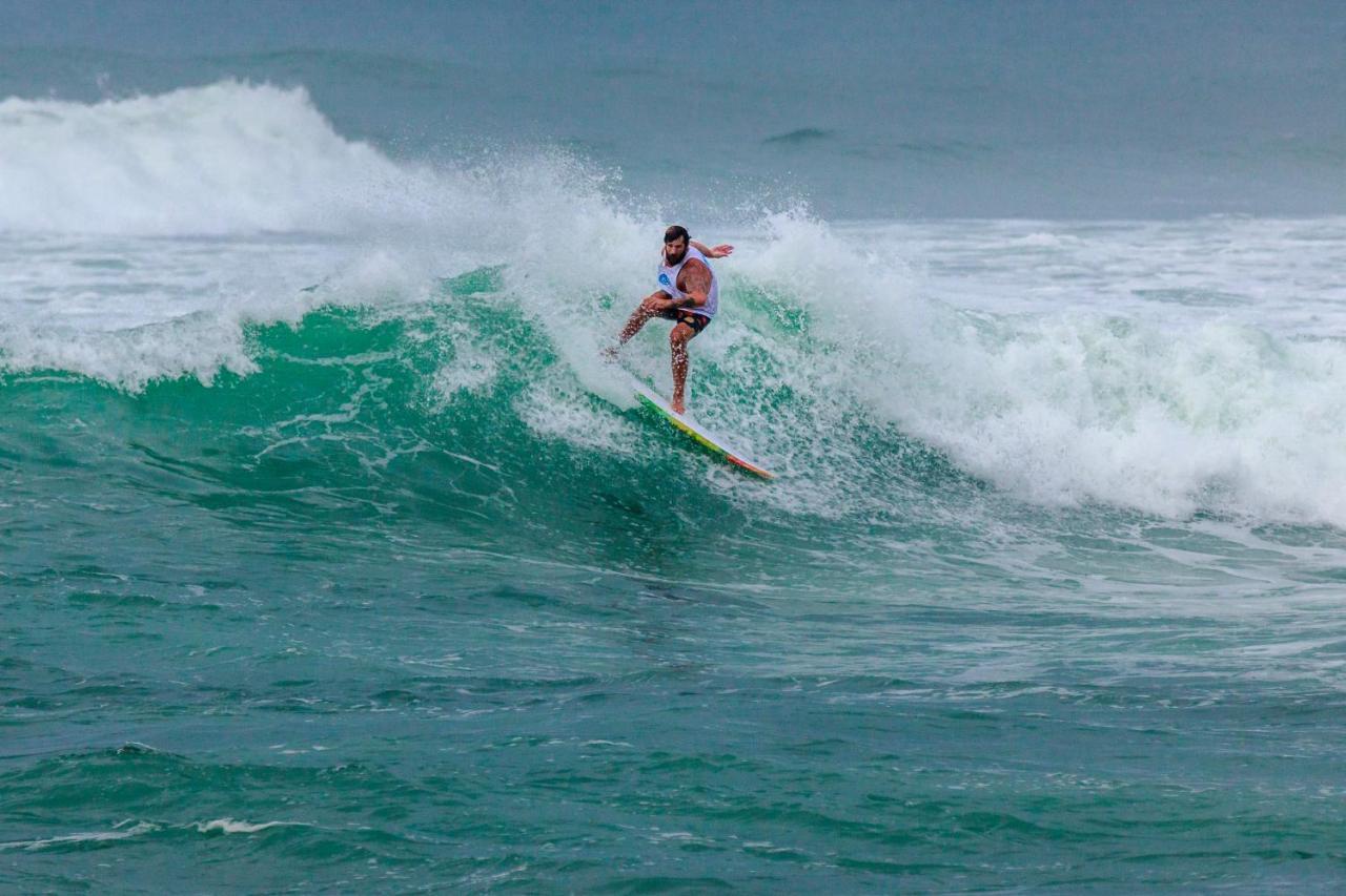 Отель The Surfer Sri Lanka - Surf Camp Велигама Экстерьер фото