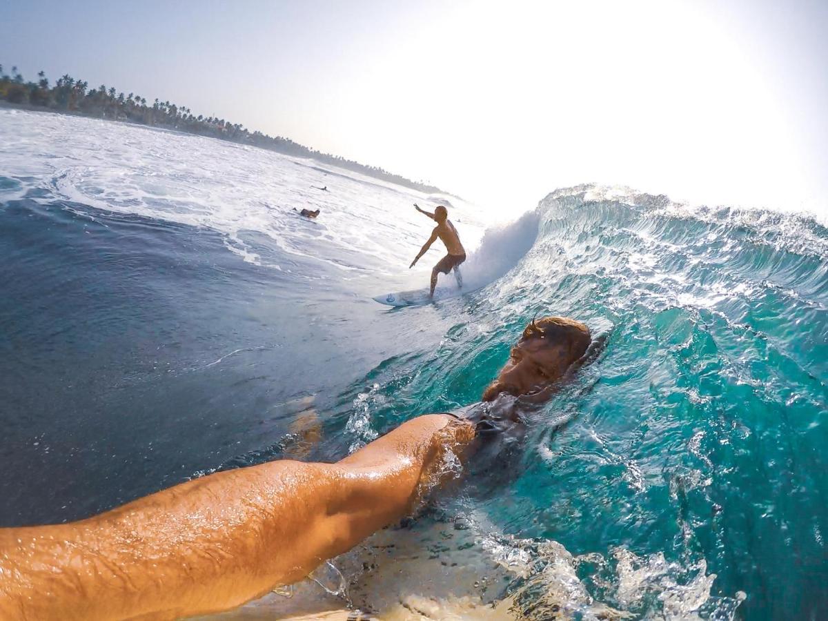Отель The Surfer Sri Lanka - Surf Camp Велигама Экстерьер фото